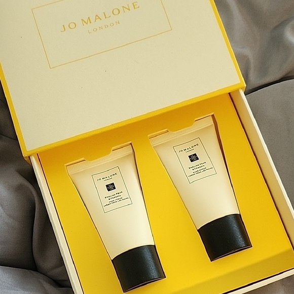 $65 Jo Malone English Pear & Freesia Hand Cream Set - Picture 1 of 3